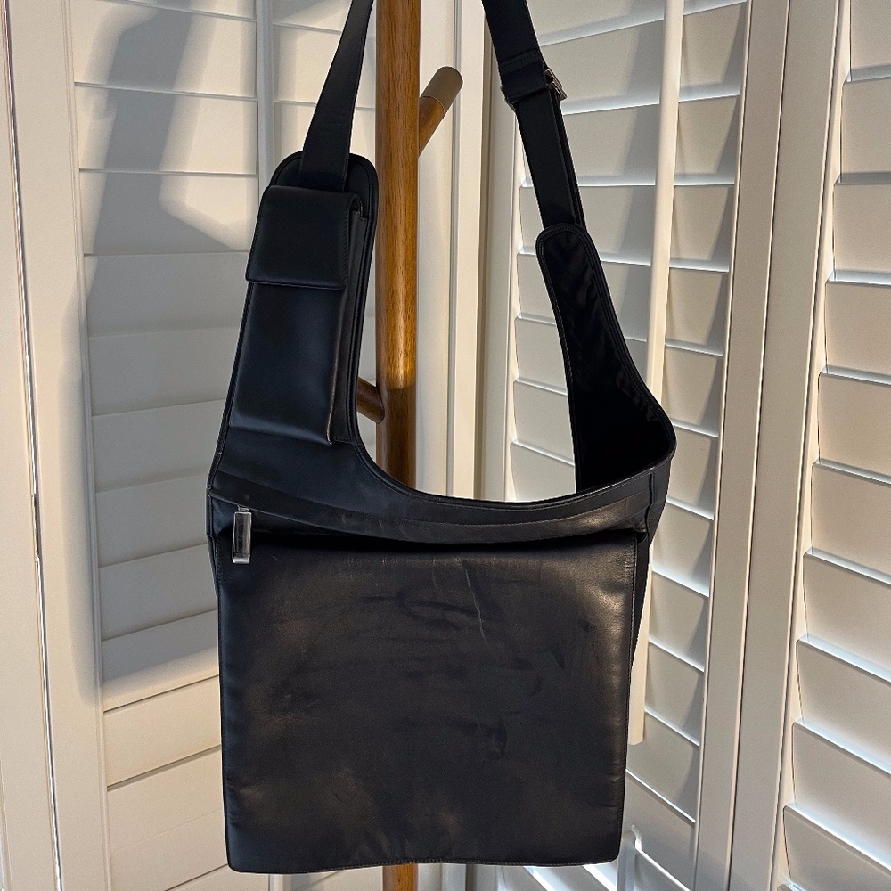 Salvatore Ferragamo Black Messenger bag